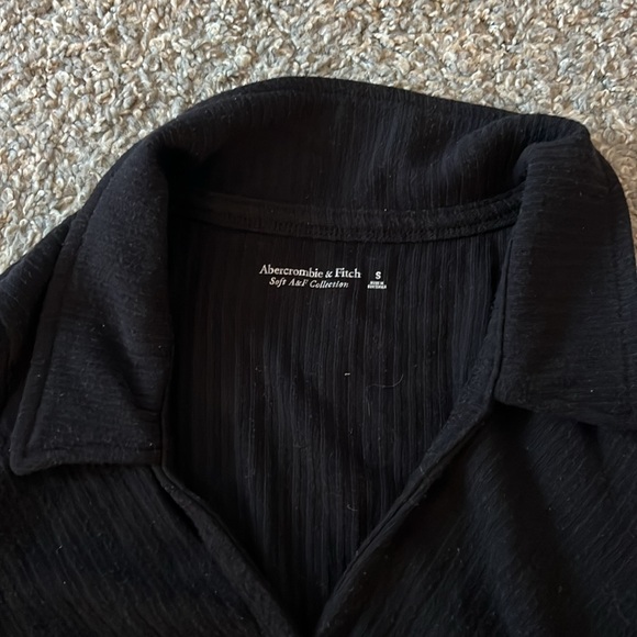 Abercrombie Deep V Crop top - Picture 2 of 4